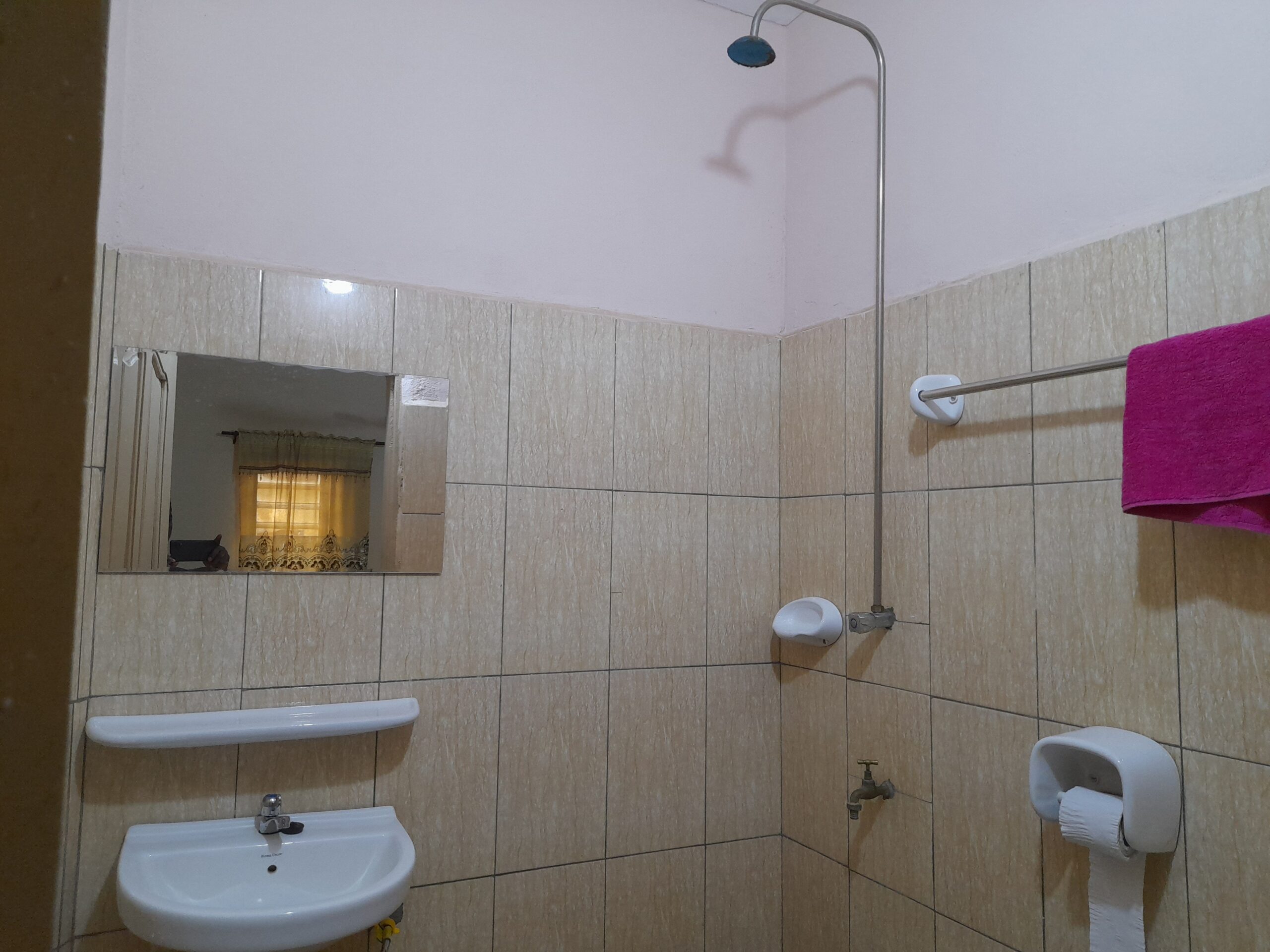 studio-entree-couche-climatisee-porto-novo-appartement-guesthouse (3)