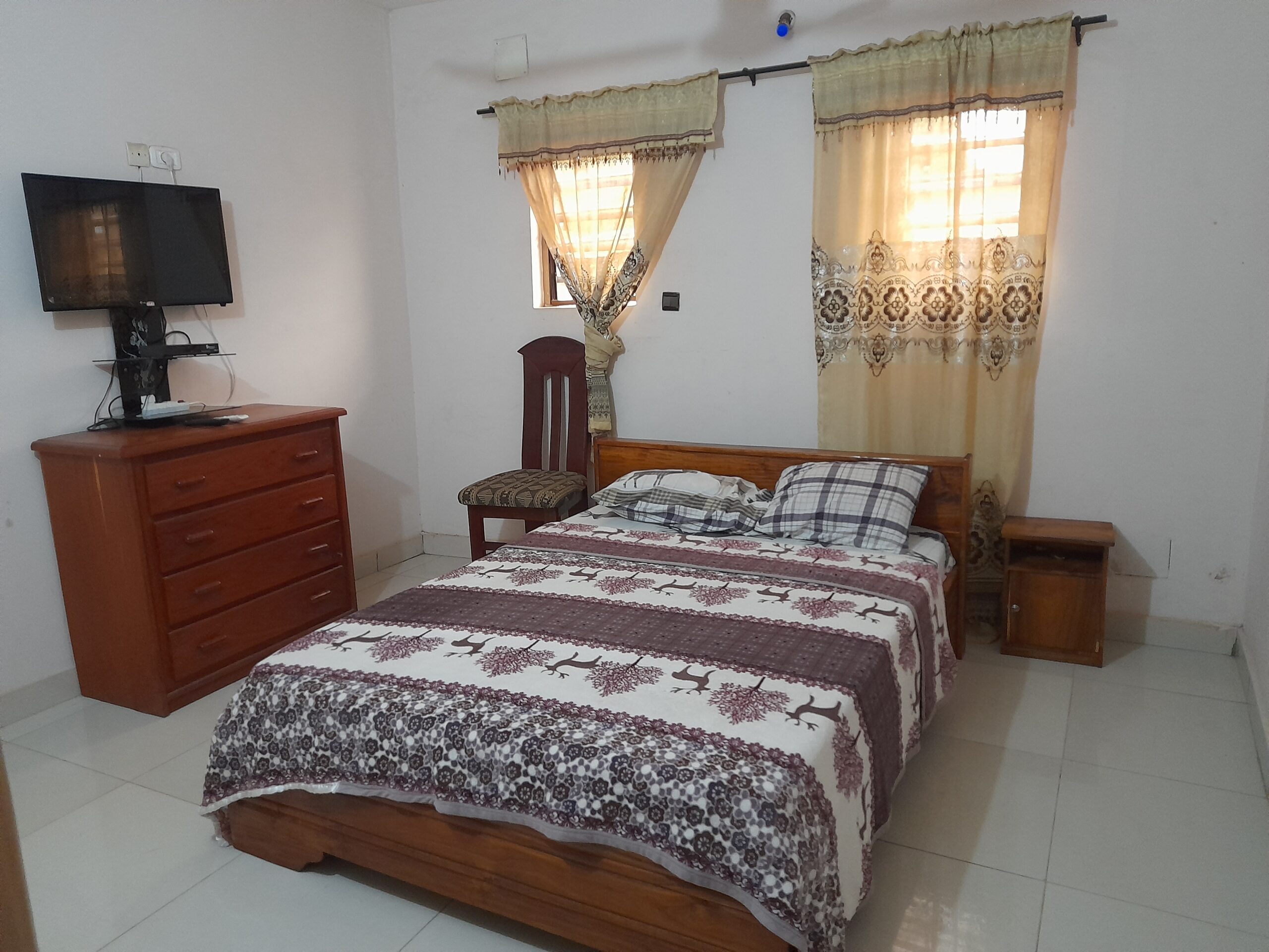 studio-entree-couche-climatisee-porto-novo-appartement-guesthouse